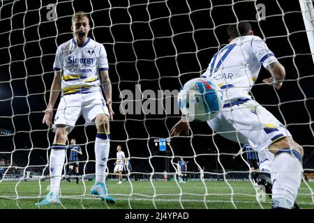 Bergame, Italie. 18th avril 2022. Ivan Ilic (Hellas Verona FC) réagit pendant Atalanta BC vs Hellas Verona FC, italie football série A match à Bergame, Italie, avril 18 2022 crédit: Independent photo Agency/Alamy Live News Banque D'Images