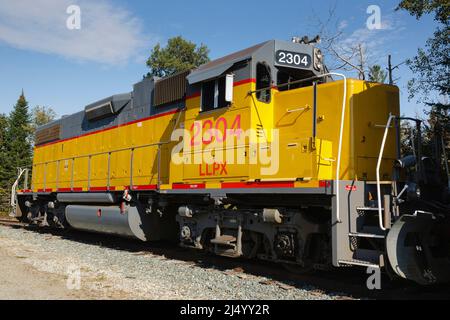 Locomotive, LLPX 2304, sur voies ferrées à Whitefield, New Hampshire. Banque D'Images