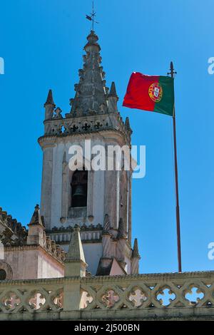 Musée régional de la Tour de Beja et drapeau portugais. Alentejo, Portugal Banque D'Images