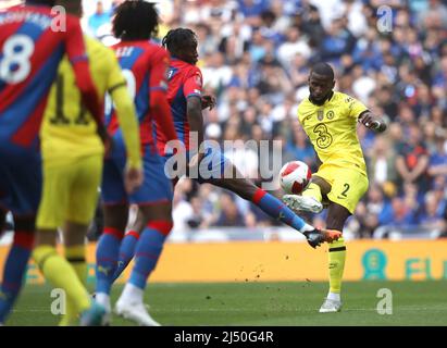 Londres, Royaume-Uni. 17th avril 2022. Antonio Rudiger (C) à la demi-finale de la coupe Emirates FA de Chelsea contre Crystal Palace au stade Wembley, Londres, Royaume-Uni, le 17th avril 2022. Crédit : Paul Marriott/Alay Live News Banque D'Images