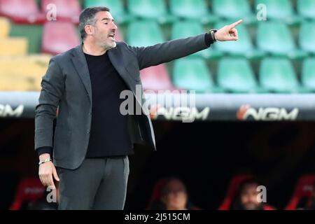 Stadio Libero Liberati, Terni, Italie, 18 avril 2022, L'entraîneur Cristiano Lucarelli (Ternana) pendant Ternana Calcio vs Frosinone Calcio - Italien SO Banque D'Images