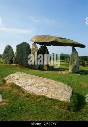 Pentre Ifan, cromlech néolithique ou dolmen n Pembrokeshire, pays de Galles de l'Ouest. Banque D'Images