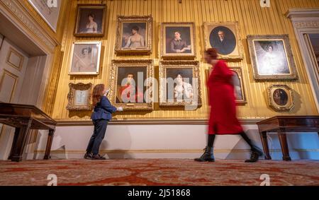 Apsley House, Londres, Royaume-Uni. 19 avril 2022. Wellington, les femmes et l'amitié : au moyen de lettres, de portraits et de prêts provenant de collections publiques et privées, Wellington, les femmes et l'amitié (21 avril–30 octobre 2022) présente une image intime d'une vie publique; révélant le cercle social, le mariage de Wellington et la façon dont ses amitiés avec les femmes pourraient parfois provoquer des ragots. L'exposition présente environ 15 œuvres, dont des peintures, des miniatures, des dessins et des lettres précédemment invisibles ou publiées qui nous donnent une fenêtre sur le monde des potins des célébrités. Crédit : Malcolm Park/Alay Live News. Banque D'Images