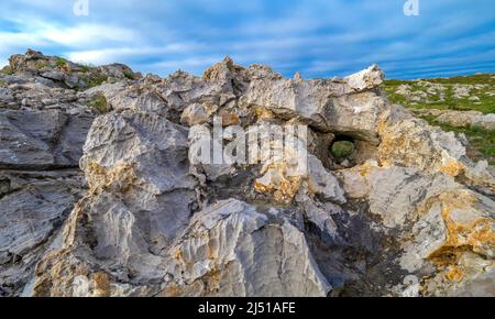 Côte des Rocheuses, Pría Cliffs, Karst formation, Bufones de Pría, Protrected Landscape of the Oriental Coast of Asturias, Llanes de Pría, Asturies, Espagne, E Banque D'Images