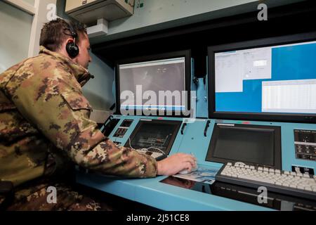 LETTONIE, LIELVARDE, SEPTEMBRE 2017 - OTAN DARS - Centre de contrôle aérien déployable, Centre de production d'images aériennes reconnu, poste de fusion de capteurs - déployé Banque D'Images