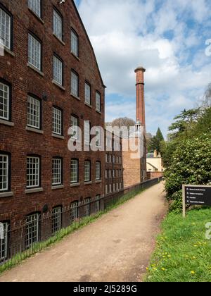 Styal Cheshire UK 17 avril 2022 usine de coton de banque de carrière bâtiment principal et cheminée Banque D'Images