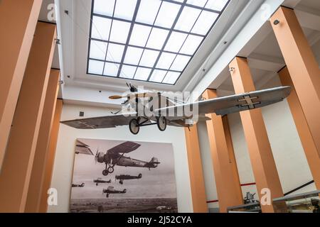 Avion d'époque au Musée Vytautas de la Grande Guerre, Kaunas, Lituanie 9 avril 2022 Banque D'Images