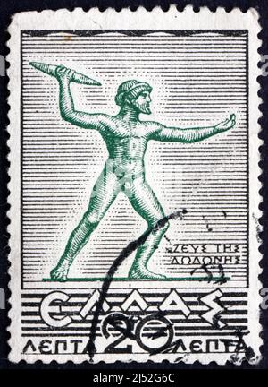 GRÈCE - VERS 1937 : un timbre imprimé en Grèce montre Zeus de Dodona, Statue, vers 1937 Banque D'Images