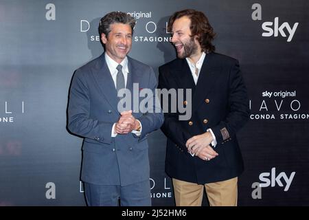 MILAN, ITALIE - 07 AVRIL : Patrick Dempsey et Alessandro Borghi assistent à la première deuxième saison de la série télévisée "Diavoli" à l'Odéon spatial le 07 avril, Banque D'Images