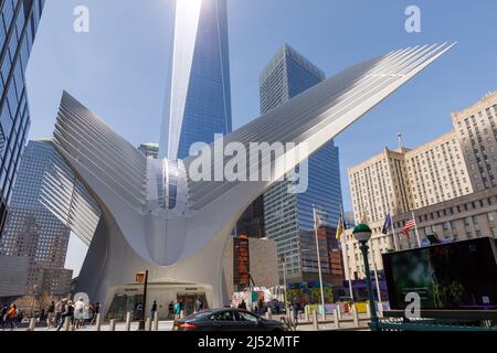 Santiago Calatrava a conçu la GARE FERROVIAIRE PATH du World Trade Center, Financial Distrrict, New York, NY, USA. Banque D'Images