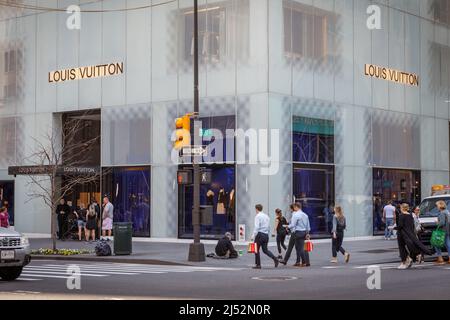 Louis Vuitton, maison de luxe française, Fifth Avenue, New York, NY, Etats-Unis. Banque D'Images