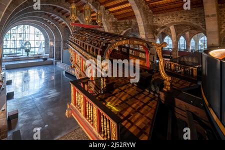 Barcelone, Espagne. Royal Galley navire dans le Musée maritime, construit dans les Drassanes Reals en 1568 Banque D'Images