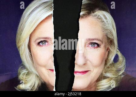 Affiche déchirée de la campagne de Marine le Pen, candidate à la présidence française. Défaite, LePen perdant. 2022. Banque D'Images