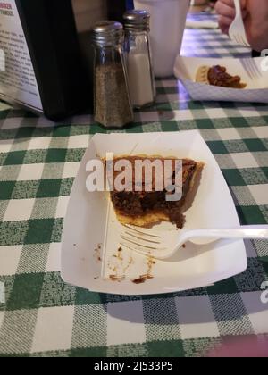 Chess Pie partiellement mangé dans un restaurant Banque D'Images