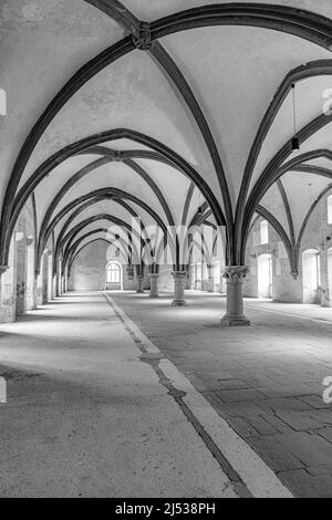 Eberbach, Allemagne - 29 décembre 2018 : dortoir de moines au monastère d'Eberbach en Allemagne. Banque D'Images