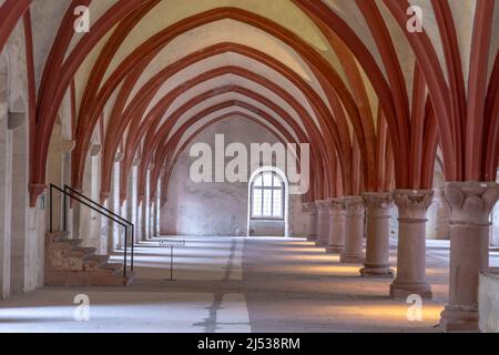 Eberbach, Allemagne - 29 décembre 2018 : dortoir de moines au monastère d'Eberbach en Allemagne. Banque D'Images