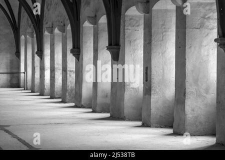 Eberbach, Allemagne - 29 décembre 2018 : dortoir de moines au monastère d'Eberbach en Allemagne. Banque D'Images