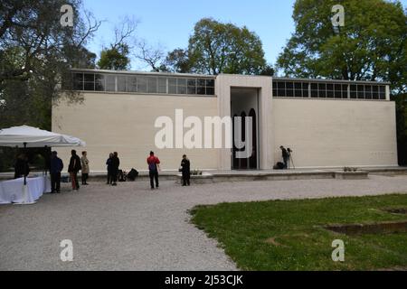 Veneig, Italie. 19th avril 2022. Le pavillon autrichien sera exposé lors de l'ouverture de l'avant-première avant la Biennale 59th de l'Arte (23,4.-27,11.). La Biennale Arte, qui a lieu tous les deux ans, est considérée dans le monde entier comme la plus ancienne et, après la documenta à Kassel, le plus important forum international pour l'art visuel contemporain. Crédit: Felix Hörhager/dpa/Alamy Live News Banque D'Images