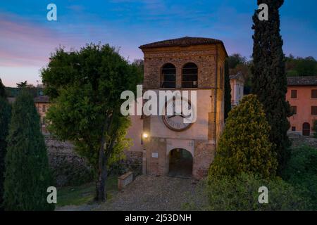 La tour de l'horloge au château de Castiglione delle Stiviere, Lombardie, Mantova, Italie Banque D'Images