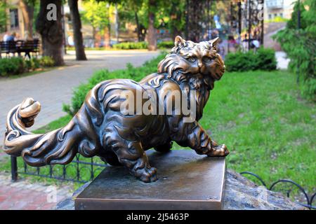 KIEV, UKRAINE - 22 MAI 2011: C'est un monument à Cat Panteleimon, qui est un monument local légendaire. Banque D'Images