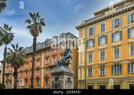 Statue de la victoire, reproduction fidèle de l'œuvre de Vincenzo Pasquali de 1923, fondu à des fins de guerre pendant la Seconde Guerre mondiale, Sanremo, Imperia Banque D'Images