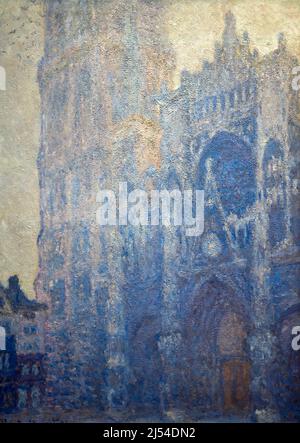 Cathédrale de Rouen, Grande porte et Tour, lumière du soleil du matin, harmonie en blanc, la Cathédrale de Rouen. Le portail et la tour Saint-Romain, effet du matin; Banque D'Images
