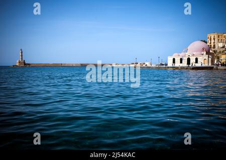 Vue sur le port de Chania en Crète Banque D'Images