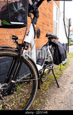 Woodbridge Suffolk UK avril 08 2022 un v lo lectrique Raleigh et