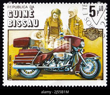 GUINÉE-BISSAU - VERS 1985 : un timbre imprimé en Guinée-Bissau montre Harley-Davidson, centenaire de motocyclettes, vers 1985 Banque D'Images