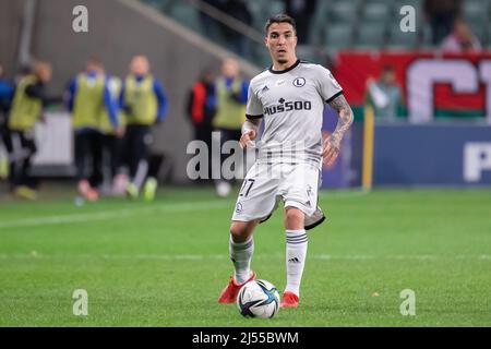 Varsovie, Pologne. 18th avril 2022. Josue Pesqueira de Legia en action pendant le match polonais PKO Ekstraklasa League entre Legia Warszawa et Piast Gliwice au Maréchal Jozef Pilsudski Legia Warsaw Municipal Stadium.final score; Legia Warszawa 0:1 Piast Gliwice. (Photo de Mikolaj Barbanell/SOPA Images/Sipa USA) crédit: SIPA USA/Alay Live News Banque D'Images