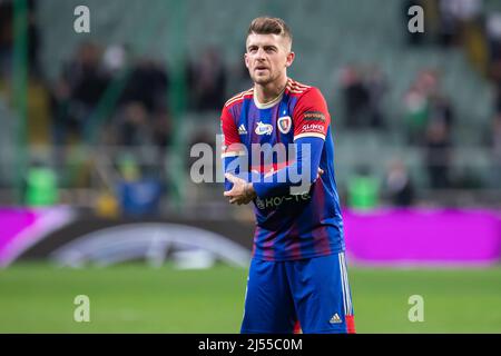 Varsovie, Pologne. 18th avril 2022. Michal Chrapek de Piast vu pendant le match de la Ligue PKO Ekstraklasa entre Legia Warszawa et Piast Gliwice au Maréchal Jozef Pilsudski Legia Warsaw Municipal Stadium.final score; Legia Warszawa 0:1 Piast Gliwice. (Photo de Mikolaj Barbanell/SOPA Images/Sipa USA) crédit: SIPA USA/Alay Live News Banque D'Images