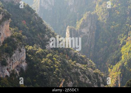 Le Canyon d'Añisclo, un paysage karstique dans l'Ordesa et le parc national de Monte Perdido, dans les Pyrénées Banque D'Images