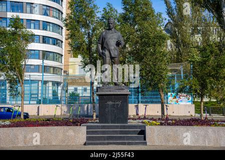 ROSTOV-SUR-LE-DON - 03 OCTOBRE 2021 : un monument à l'écrivain Sholokhov en gros plan. Rostov sur Don, Russie Banque D'Images