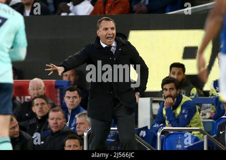 Everton, Royaume-Uni. 20th avril 2022. Brendan Rogers, directeur municipal de Leicester, crie aux instructions. Premier League Match, Everton v Leicester City à Goodison Park à Liverpool le mercredi 20th avril 2022. Cette image ne peut être utilisée qu'à des fins éditoriales. Utilisation éditoriale uniquement, licence requise pour une utilisation commerciale. Aucune utilisation dans les Paris, les jeux ou les publications d'un seul club/ligue/joueur. photo par Chris Stading/Andrew Orchard sports Photography/Alamy Live News crédit: Andrew Orchard sports Photography/Alamy Live News Banque D'Images