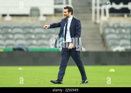 Mehrdad Ghodoussi, copropriétaire de Newcastle United, sur le terrain après le match, le 4/20/2022. (Photo de Mark Cosgrove/News Images/Sipa USA) crédit: SIPA USA/Alay Live News Banque D'Images