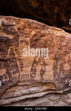 Le panneau familial de Nine Mile Canyon dans l'Utah a une apparence très exotique. Nine Mile Canyon contient des milliers de roches amérindiennes de Fremont Culture Banque D'Images