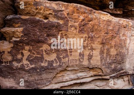 Le panneau familial de Nine Mile Canyon dans l'Utah a une apparence très exotique. Nine Mile Canyon contient des milliers de roches amérindiennes de Fremont Culture Banque D'Images