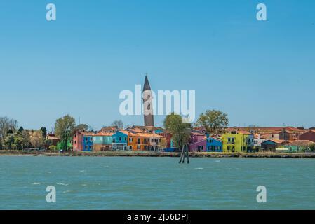 Horizon du village coloré de Burano, sur l'île homonym près de Venise en Italie Banque D'Images