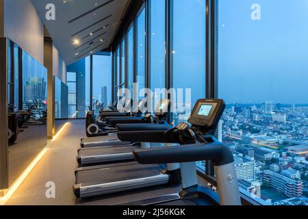 Bangkok, Thaïlande - janvier 24 2017 : intérieur d'un club de santé de luxe dans une tour de condominium située dans le quartier Sathorn de Bangkok, Thaïlande. Banque D'Images