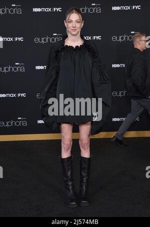 Los Angeles, CA, 20 avril 2022, Hunter Schafer arrive à l'événement « Euphoria » de Los Angeles FYC qui s'est tenu au Academy Museum de Los Angeles, CA le 20 avril 2022 © OConnor / AFF-USA.com Banque D'Images