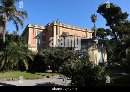 Napoli - Scorcio posteriore del Dipartimento di Biologia Vegetale nel Real Orto Botanico Banque D'Images