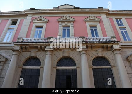 Napoli - Facciata del Dipartimento di Biologia Vegetale nel Real Orto Botanico Banque D'Images