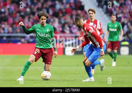 Alex Collado de Grenade lors du championnat d'Espagne la Liga football match entre l'Atlético de Madrid et Grenade CF le 20 avril 2022 au stade Wanda Metropolitano de Madrid, Espagne - photo: Oscar J Barroso/DPPI/LiveMedia Banque D'Images