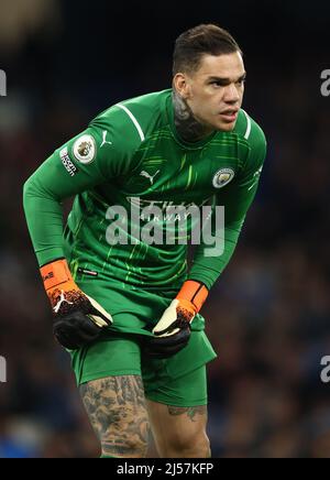 Manchester, Angleterre, 20th avril 2022. Ederson de Manchester City pendant le match de la Premier League au Etihad Stadium de Manchester. Le crédit photo doit être lu : Darren Staples / Sportimage Banque D'Images