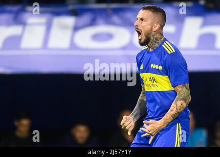 Buenos Aires, Argentine. 20th avril 2022. Dario Benedetto de Boca Juniors célèbre un but pendant le match entre Boca Juniors et Godoy Cruz dans le cadre de la Copa de la Liga 2022 à l'Estadio Alberto J. Armando. (Note finale; Boca Juniors 1:1 Godoy Cruz) crédit: SOPA Images Limited/Alay Live News Banque D'Images