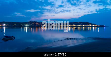 Admirez le North Devon en soirée au clair de lune depuis la vue panoramique d'Insow Beach Banque D'Images