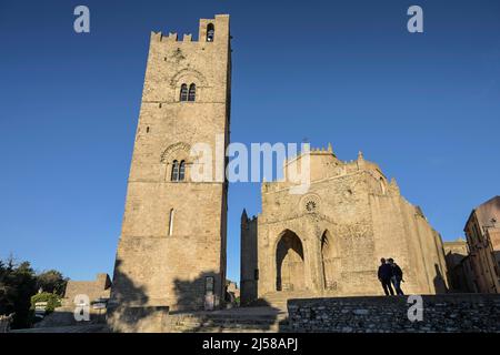 Cathédrale de Chiesa Madre avec clocher, Erice, Sicile, Italie Banque D'Images