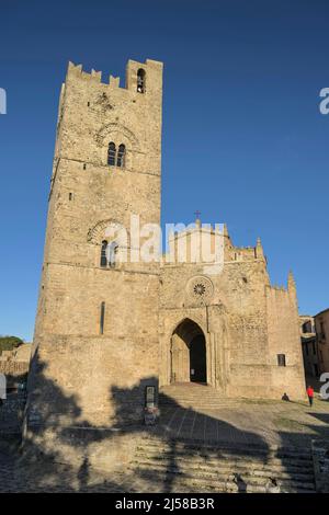 Cathédrale de Chiesa Madre avec clocher, Erice, Sicile, Italie Banque D'Images