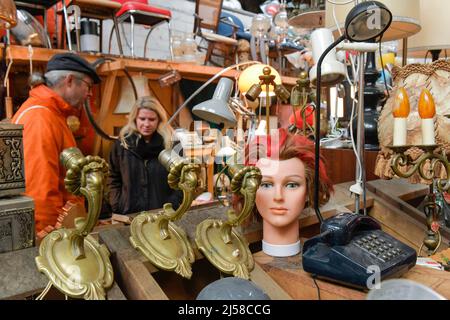 Marché aux puces intérieur à l'Arena, Eichenstrasse, Treptow, Treptow-Koepenick, Berlin, Allemagne Banque D'Images