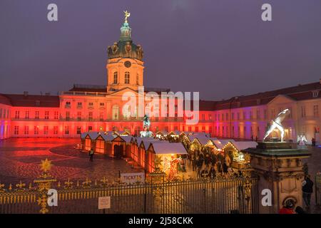 Weihnachtsmarkt am Schloss Charlottenburg, Berlin, Allemagne Banque D'Images